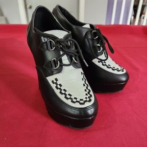 Women's size 7 platform T.U.K heels